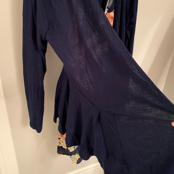 Blue sweater! - Picture 2 of 4